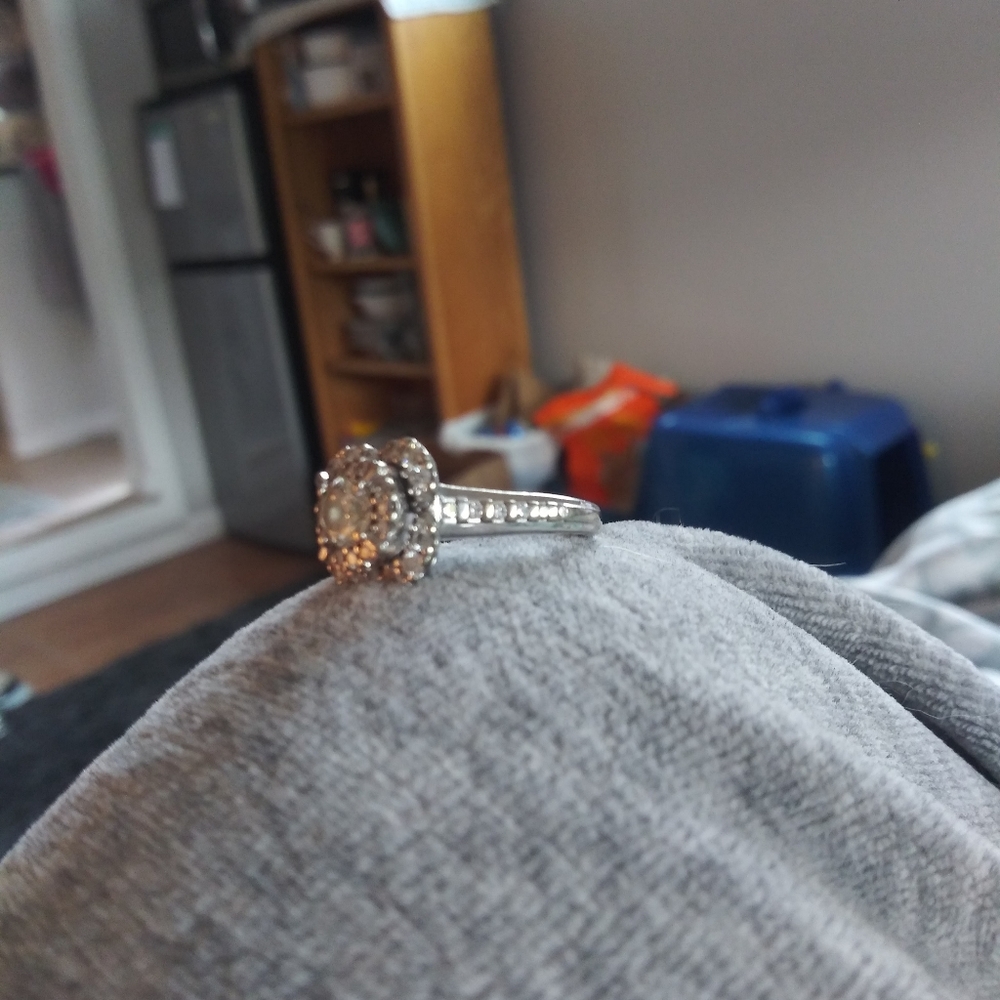 Diamond ring 💍 - Picture 3 of 5